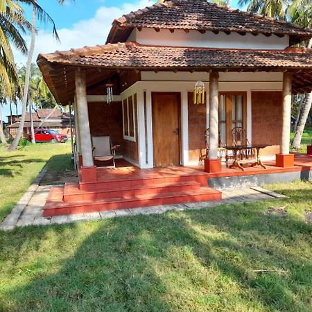 Riverlap Homestay Nīleshwar Exteriör bild