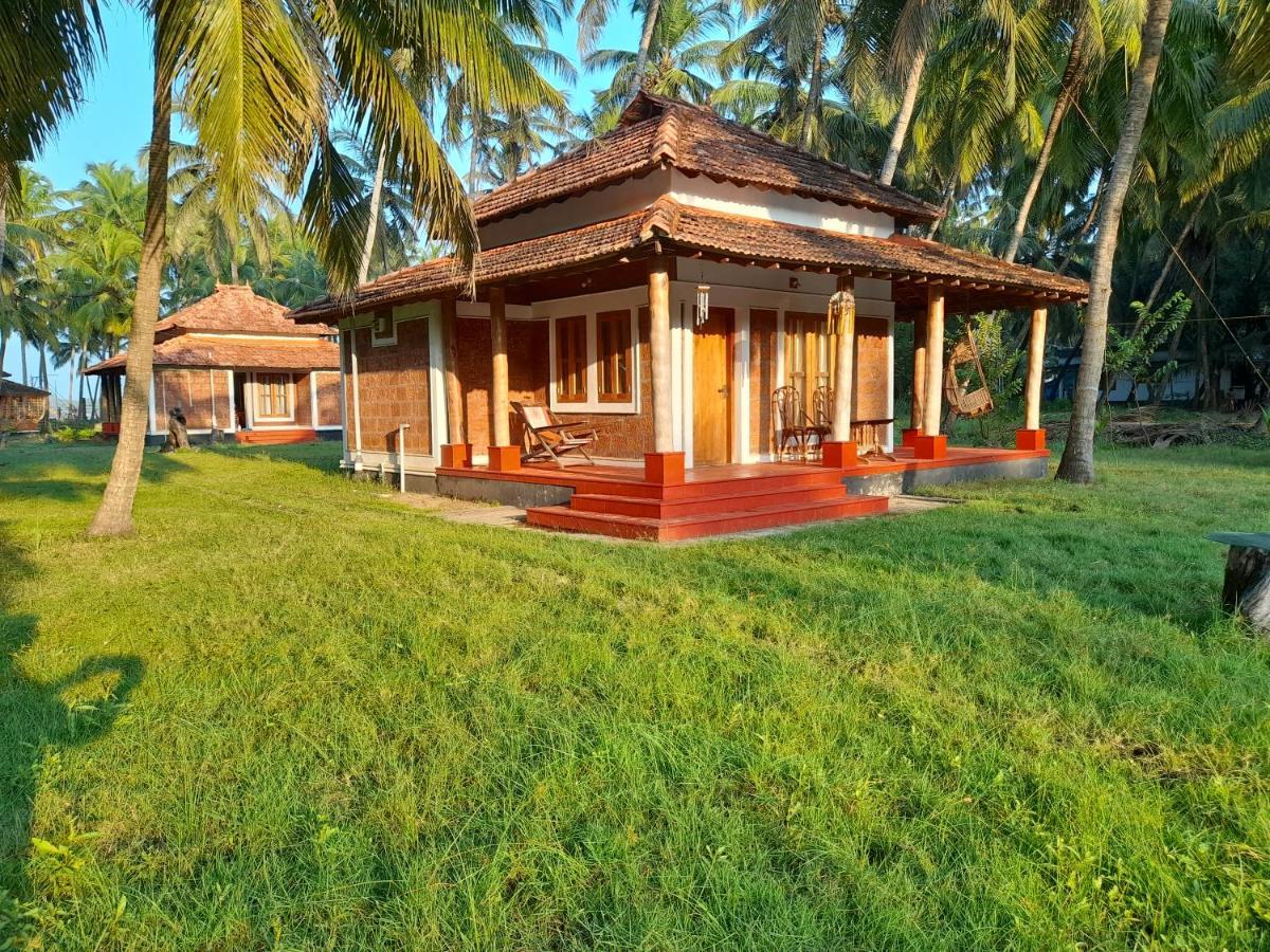 Riverlap Homestay Nīleshwar Exteriör bild