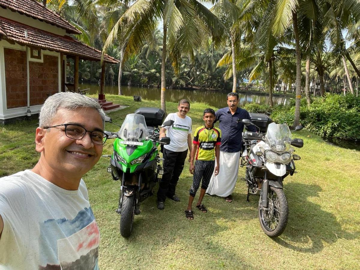 Riverlap Homestay Nīleshwar Exteriör bild
